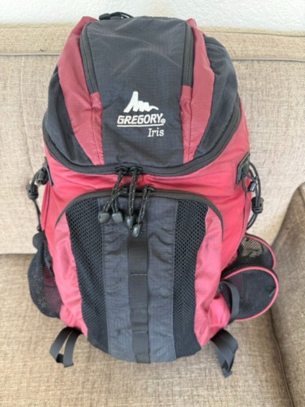 Vintage Gregory Iris Backpack Small Burgundy Black Hiking Daypack Trail Pack USA
